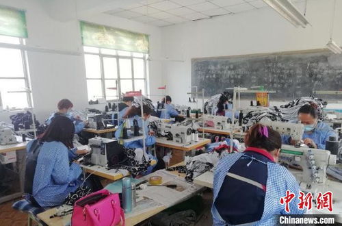 山西鄉(xiāng)村自辦服裝廠(chǎng)助貧困勞動(dòng)力就業(yè) 產(chǎn)品銷(xiāo)往海內(nèi)外