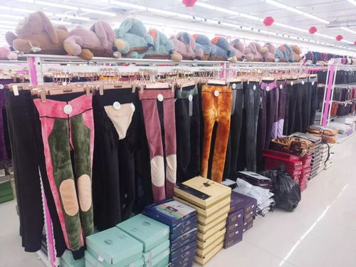 玉門火狐貍服裝批發(fā)城24號(hào)試營業(yè) 折扣巨獻(xiàn)，批發(fā)價(jià)格再創(chuàng)新低